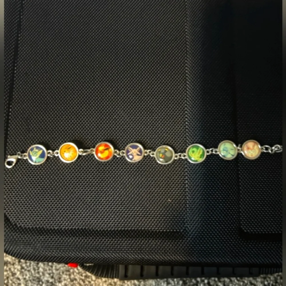 Pokemon braclet - Picture 2 of 3